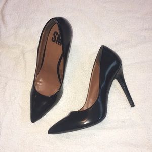 Black Leather Pumps